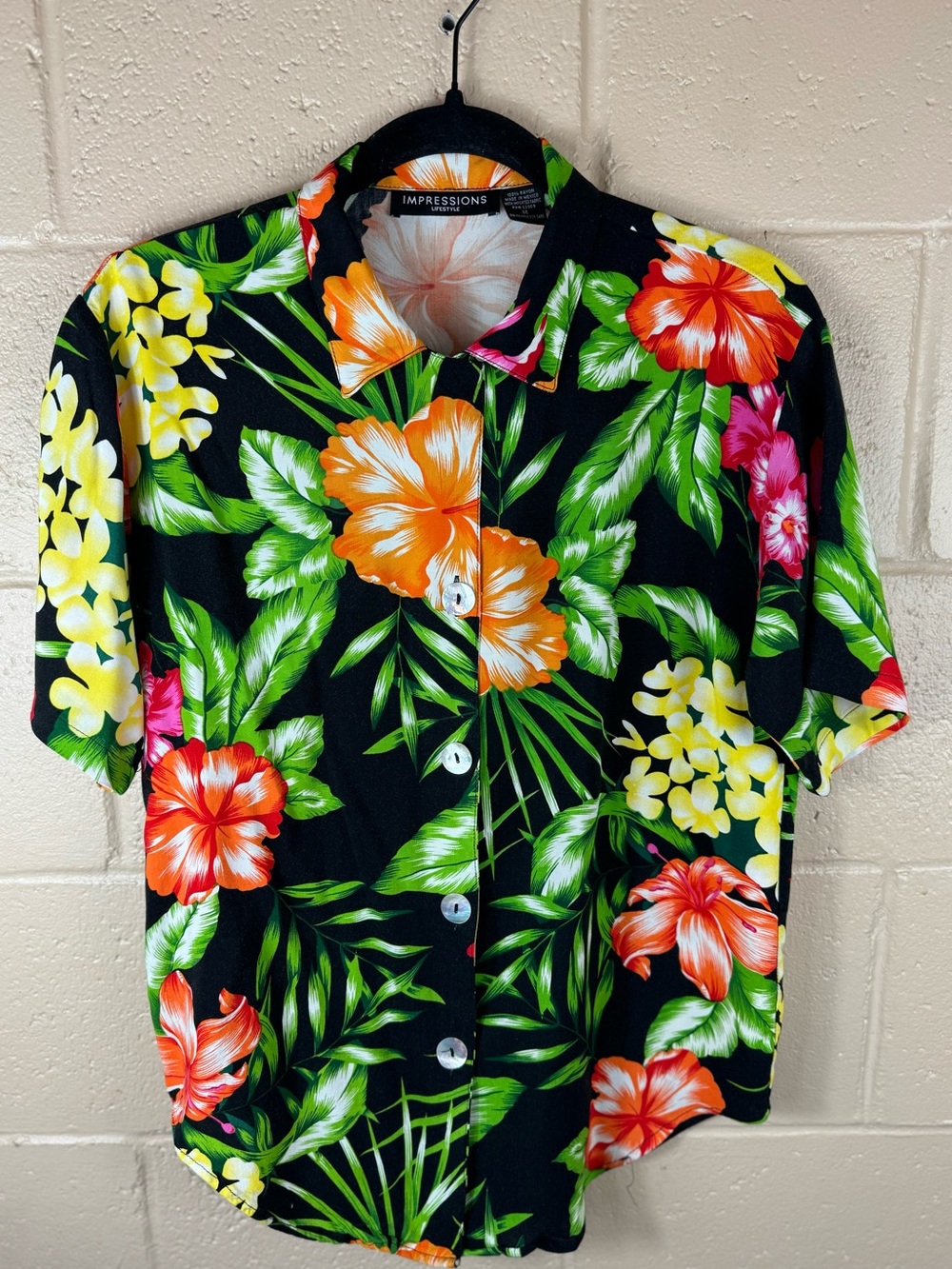 Vintage 90’s 100% Rayon Blouse With Tropical Print in Size Medium D50